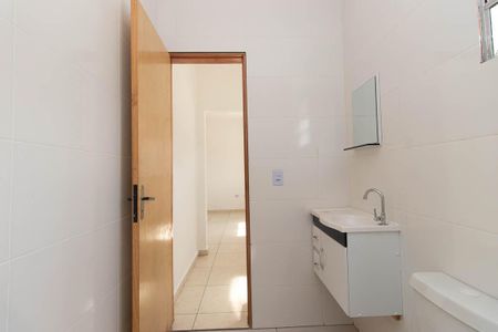 Banheiro Social de apartamento para alugar com 1 quarto, 50m² em Jardim Palmira, Guarulhos
