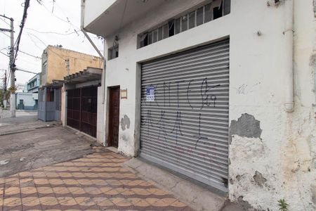 Casa à venda com 173m², 2 quartos e 1 vaga Casa à venda com 173m², 2 quartos e 1 vagaFachada