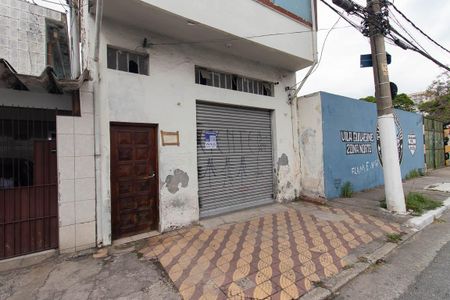 Casa à venda com 173m², 2 quartos e 1 vaga Casa à venda com 173m², 2 quartos e 1 vagaFachada