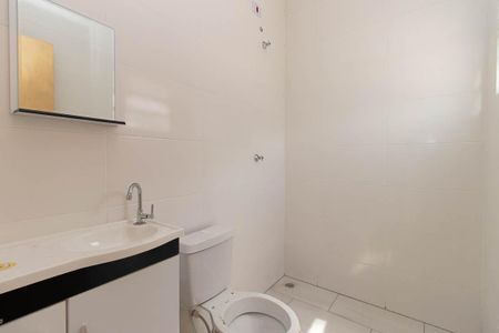 Banheiro de apartamento para alugar com 2 quartos, 58m² em Jardim Palmira, Guarulhos