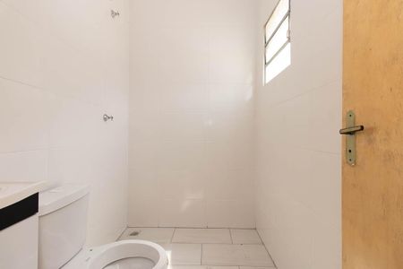 Banheiro de apartamento para alugar com 2 quartos, 58m² em Jardim Palmira, Guarulhos