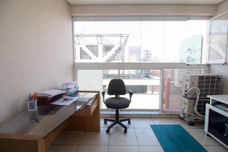 Apartamento à venda com 139m², 3 quartos e 3 vagasSuíte 2 Sacada