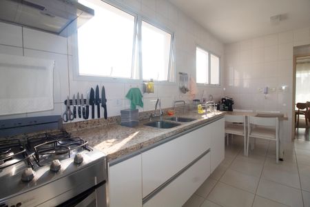 Apartamento à venda com 139m², 3 quartos e 3 vagasCozinha