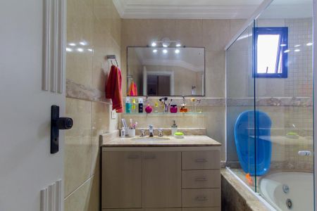 Apartamento à venda com 115m², 3 quartos e 3 vagasBanheiro da Suíte 1