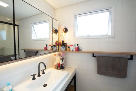 Apartamento à venda com 120m², 4 quartos e 3 vagasBanheiro da Suíte