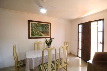 Casa de condomínio à venda com 70m², 3 quartos e 1 vagaSala