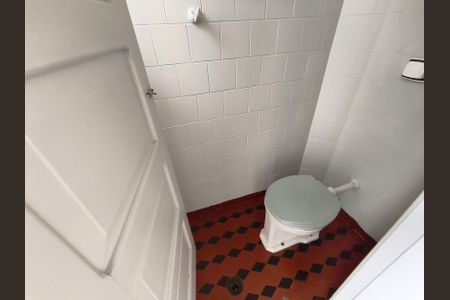 Casa à venda com 105m², 2 quartos e 2 vagasBanheiro de Serviço