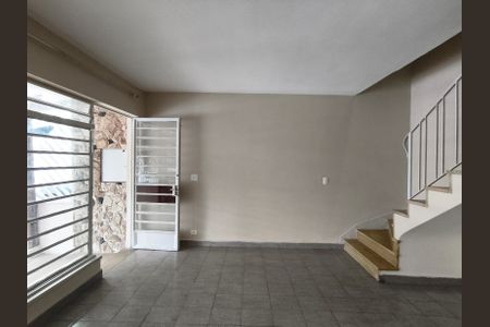 Casa à venda com 105m², 2 quartos e 2 vagasSala