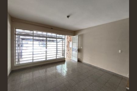 Casa à venda com 105m², 2 quartos e 2 vagasSala