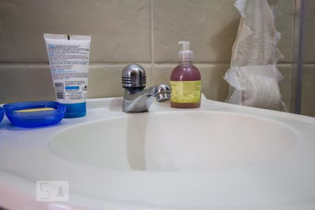 Casa à venda com 180m², 5 quartos e 5 vagasBanheiro social
