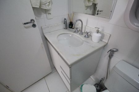 Apartamento para alugar com 64m², 2 quartos e 1 vagaBanheiro da suíte