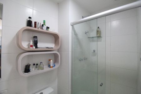 Apartamento para alugar com 64m², 2 quartos e 1 vagaBanheiro da suíte