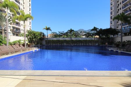 Apartamento para alugar com 64m², 2 quartos e 1 vagaÁrea comum - Piscina
