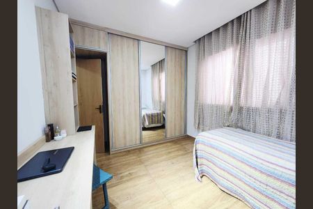 Casa para alugar com 384m², 4 quartos e 4 vagas Casa para alugar com 384m², 4 quartos e 4 vagasQuarto 1