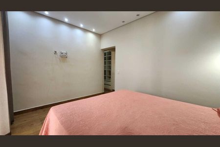 Casa para alugar com 384m², 4 quartos e 4 vagas Casa para alugar com 384m², 4 quartos e 4 vagasSuíte