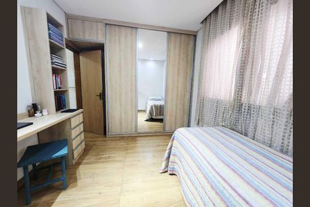 Casa para alugar com 384m², 4 quartos e 4 vagas Casa para alugar com 384m², 4 quartos e 4 vagasQuarto 1