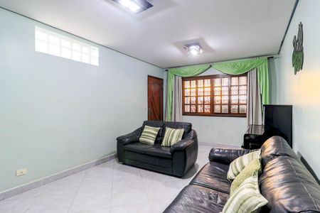 Casa para alugar com 200m², 3 quartos e 2 vagasSala