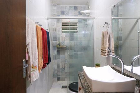 Casa à venda com 62m², 2 quartos e 1 vaga Casa à venda com 62m², 2 quartos e 1 vagaBanheiro