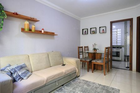 Sala de casa à venda com 2 quartos, 62m² em Fernão Dias, Belo Horizonte