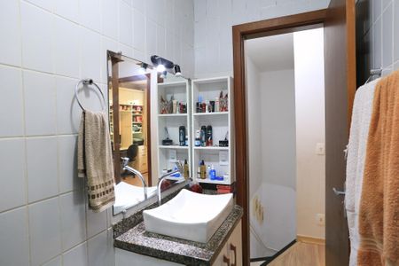 Casa à venda com 62m², 2 quartos e 1 vaga Casa à venda com 62m², 2 quartos e 1 vagaBanheiro