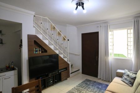 Sala de casa à venda com 2 quartos, 62m² em Fernão Dias, Belo Horizonte