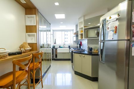 Apartamento à venda com 138m², 6 quartos e 2 vagasCozinha