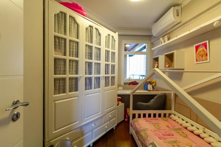 Apartamento à venda com 138m², 6 quartos e 2 vagasQuarto 1