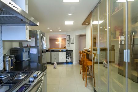 Apartamento à venda com 138m², 6 quartos e 2 vagasCozinha