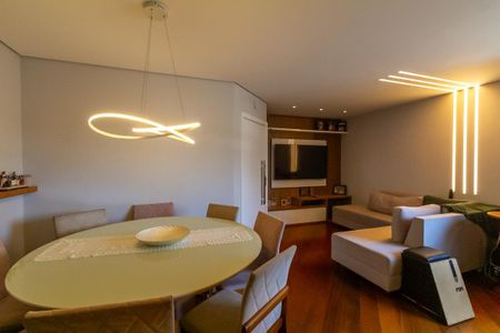 Apartamento à venda com 138m², 6 quartos e 2 vagasSala