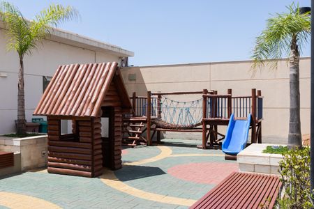 Apartamento para alugar com 65m², 2 quartos e 2 vagasÁrea comum - Playground