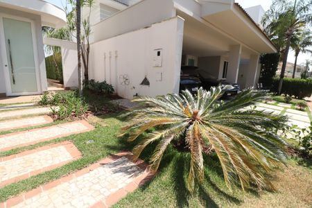 Casa de condomínio para alugar com 300m², 3 quartos e 4 vagasJardim