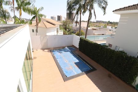 Casa de condomínio para alugar com 300m², 3 quartos e 4 vagasSacada