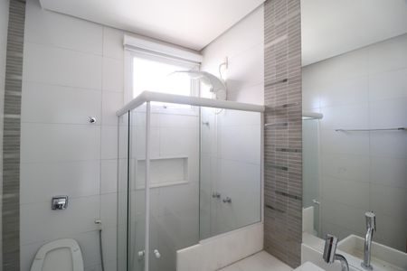 Casa de condomínio para alugar com 300m², 3 quartos e 4 vagasBanheiro Social 2