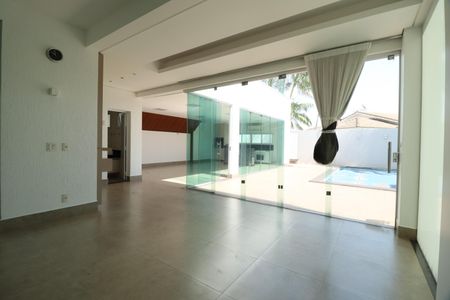 Casa de condomínio para alugar com 300m², 3 quartos e 4 vagasSala de Jantar