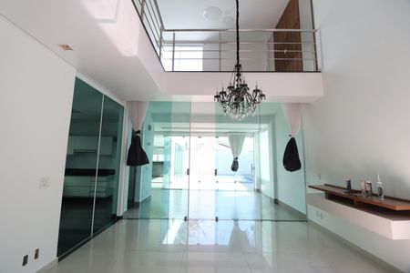 Sala de casa de condomínio para alugar com 3 quartos, 300m² em Gávea, Uberlândia