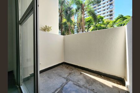 Varanda de apartamento à venda com 2 quartos, 51m² em Moema, São Paulo