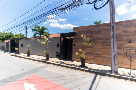 Casa para alugar com 450m², 3 quartos e 2 vagasFachada