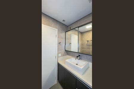 Casa à venda com 220m², 3 quartos e 2 vagasBanheiro da Suíte