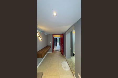 Corredor de casa à venda com 3 quartos, 220m² em Cidade Monções, São Paulo