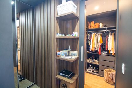 Casa à venda com 220m², 3 quartos e 2 vagasCloset da Suíte