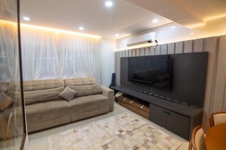 Casa à venda com 220m², 3 quartos e 2 vagasSala