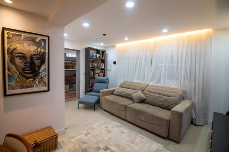 Casa à venda com 220m², 3 quartos e 2 vagasSala