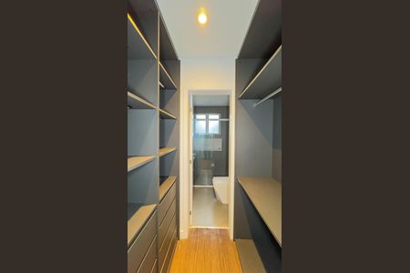 Casa à venda com 220m², 3 quartos e 2 vagasCloset da suíte