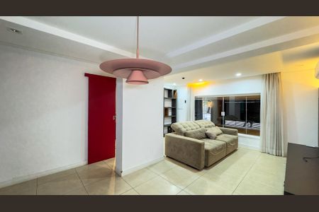 Casa à venda com 220m², 3 quartos e 2 vagasSala