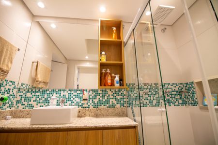 Casa à venda com 220m², 3 quartos e 2 vagasBanheiro