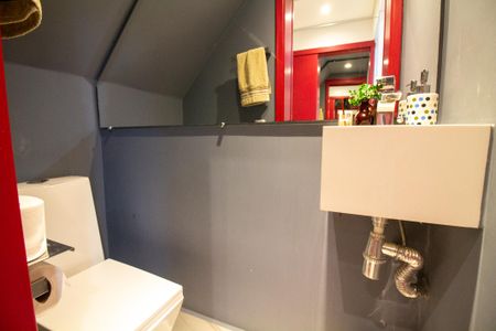 Casa à venda com 220m², 3 quartos e 2 vagasLavabo