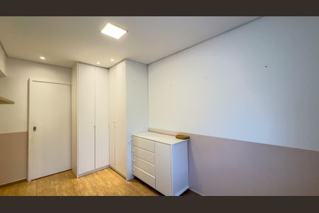 Casa à venda com 220m², 3 quartos e 2 vagasSuíte 2