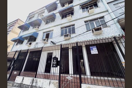 Apartamento para alugar com 65m², 2 quartos e 1 vagaFachada + Placa