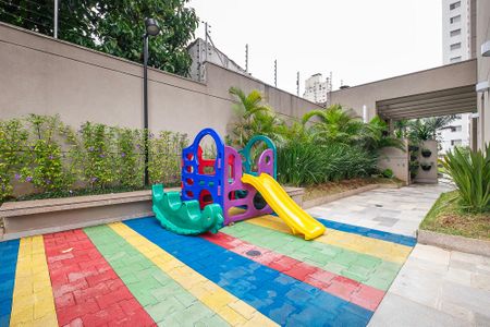 Apartamento à venda com 74m², 1 quarto e 2 vagas Apartamento à venda com 74m², 1 quarto e 2 vagasPlayground