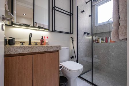 Apartamento à venda com 74m², 1 quarto e 2 vagas Apartamento à venda com 74m², 1 quarto e 2 vagasBanheiro da Suíte